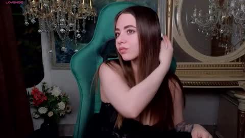 ivorywood_ online show from November 2025 10:37:02 AM