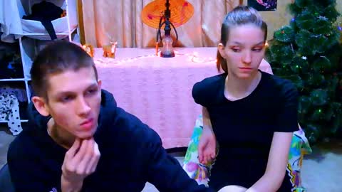 Ivy and Lester online show from December 2024 08:16:01 PM