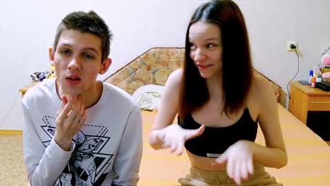 Ivy and Lester online show from March 2025 06:11:01 PM