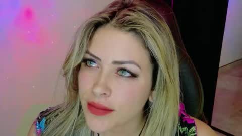 Diana Rojas  online show from November 2025 05:50:02 PM