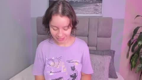 Snapshot of ivy_and_molly chatting on September 2025 08:31:02 PM Ivy and Molly online show from September 2025 08:31:02 PM