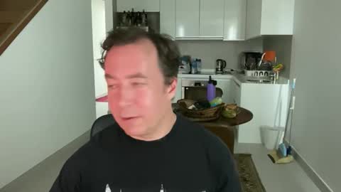 chat with me to find out online show from November 2025 04:57:01 AM