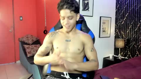 Snapshot of izaak_taylor7 chatting on April 2026 12:40:01 PM izaack online show from April 2026 12:40:01 PM