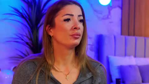 izabelle_02 online show from December 2025 06:33:01 AM