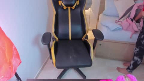 Iza online show from January 2025 07:23:01 PM