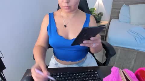 Iza online show from January 2025 07:40:01 PM