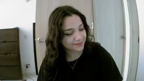 izzy_32 online show from February 2026 02:57:01 PM