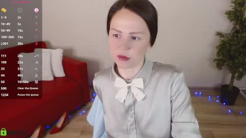 Queen of nylon  Victoria online show from April 2026 04:55:01 AM