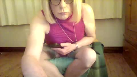 izzy_mchoney online show from May 2026 10:50:03 PM