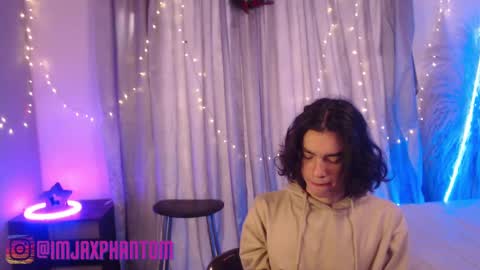 Hey im Jaxxxon check my info     online show from December 2024 12:38:01 PM