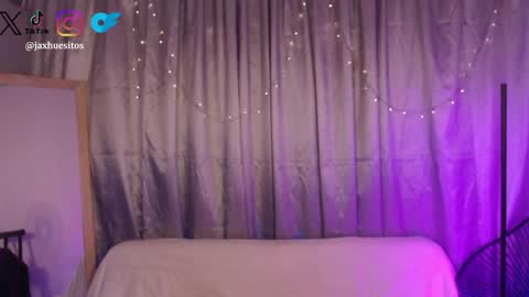 Hey im Jaxxxon check my info     online show from April 2026 11:32:01 AM