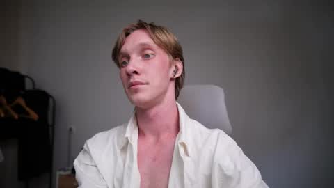 Snapshot of j_akira13 chatting on May 2026 11:09:02 AM Danny online show from May 2026 11:09:02 AM