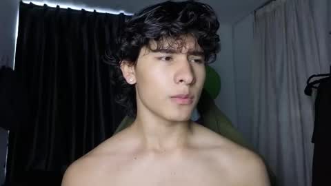 Snapshot of j_u_p_i_t_e_r chatting on February 2026 03:49:02 PM Noah online show from February 2026 03:49:02 PM