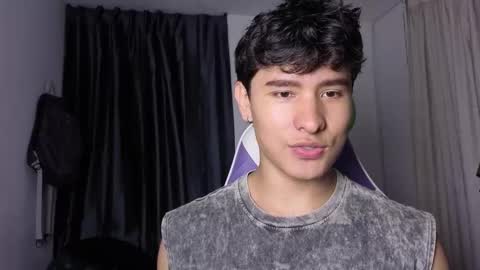 Snapshot of j_u_p_i_t_e_r chatting on March 2026 11:32:02 PM Noah online show from March 2026 11:32:02 PM