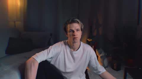 Snapshot of jack_frozt chatting on April 2026 11:44:02 PM brestonsweet online show from April 2026 11:44:02 PM
