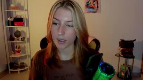 Linda Sofia help me get to 100 thumbs up online show from February 2025 10:49:02 PM