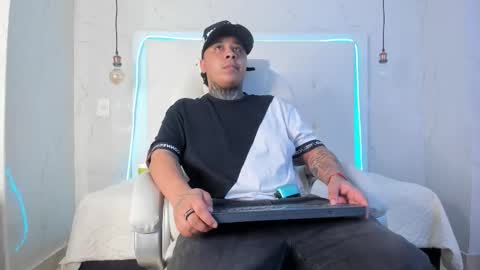 Snapshot of jacob_garciaa chatting on November 2025 07:01:01 AM TJ online show from November 2025 07:01:01 AM