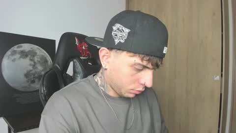 jacobb116 online show from November 2025 01:28:01 AM