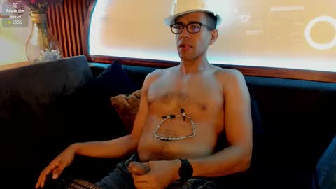 jacobdraven online show from November 2025 04:43:02 AM