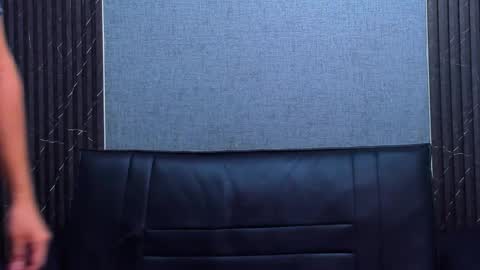 jacobsthorm online show from October 2025 03:20:02 AM