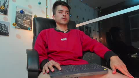 Snapshot of jacobstones_ chatting on December 2024 06:12:02 AM JACOB STONES online show from December 2024 06:12:02 AM