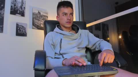 Snapshot of jacobstones_ chatting on January 2025 06:22:01 AM JACOB STONES online show from January 2025 06:22:01 AM