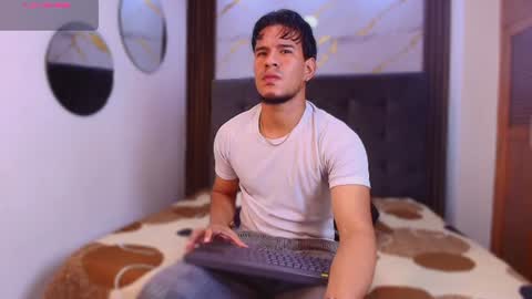Snapshot of jacobwolf__ chatting on August 2026 06:43:02 PM Jacob Wolf online show from August 2026 06:43:02 PM