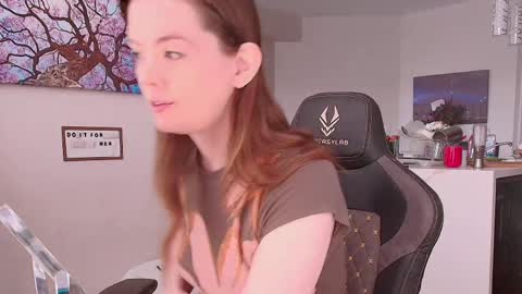 Jade49 online show from April 2026 06:38:01 PM