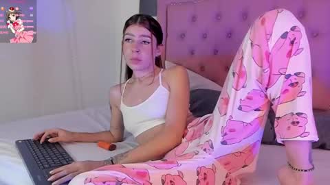 Jade  online show from January 2025 09:19:01 PM