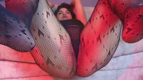 Snapshot of jade_brunnette chatting on April 2026 08:48:02 PM Jade Brunete online show from April 2026 08:48:02 PM