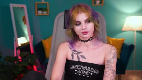 Snapshot of jade_castle chatting on January 2025 07:29:01 AM jade_castle online show from January 2025 07:29:01 AM