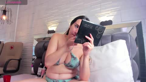 Snapshot of jade_heartt chatting on February 2026 12:32:02 PM JADE online show from February 2026 12:32:02 PM