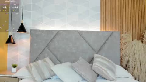 Alanis Cooper online show from October 2025 02:01:01 AM