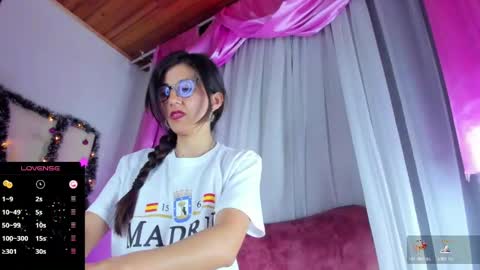 jade white  online show from December 2024 07:26:02 PM