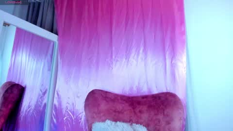 jade white  online show from January 2025 12:56:01 PM