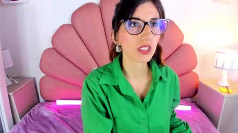 jade white  online show from February 2025 12:14:02 PM