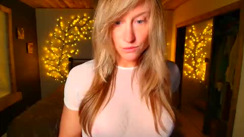 jadeamaryllis_ online show from March 2026 02:01:01 PM