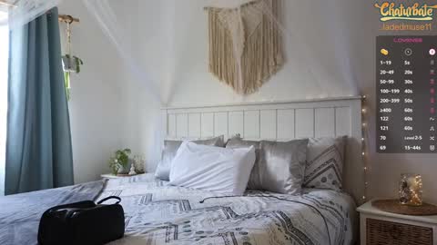 Jade online show from December 2024 11:26:01 AM