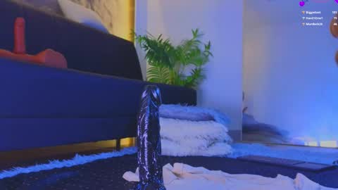 jadee__ online show from February 2026 06:19:02 AM