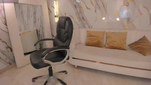 JADE EVANS online show from September 2025 11:13:02 AM