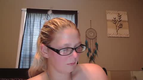 JadeLuv online show from December 2024 05:24:01 PM