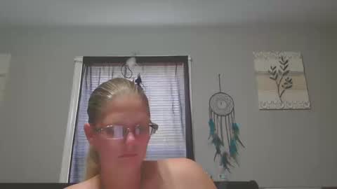 JadeLuv online show from October 2025 04:28:01 PM