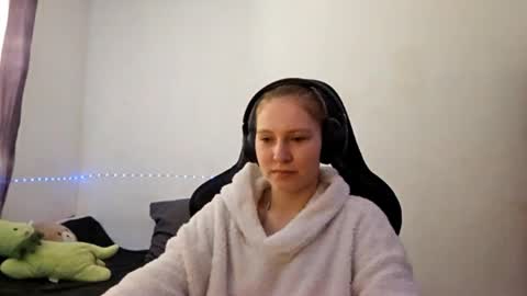 jaimeeosendorf online show from April 2026 09:09:01 AM