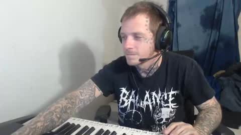 showingitoff online show from September 2025 03:16:02 AM