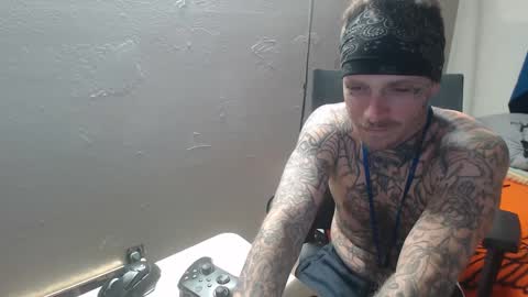 showingitoff online show from October 2025 02:42:02 AM