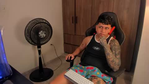 Snapshot of jake_pons chatting on April 2026 09:34:02 AM Jake Pons online show from April 2026 09:34:02 AM