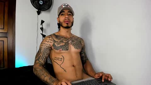 Snapshot of jakee_brown chatting on January 2025 01:27:01 AM Santiago online show from January 2025 01:27:01 AM