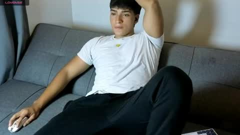 james_silva1 online show from May 2026 11:57:01 PM