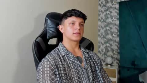 Snapshot of jamesgolden_ chatting on March 2025 02:48:01 AM jamesgolden_ online show from March 2025 02:48:01 AM