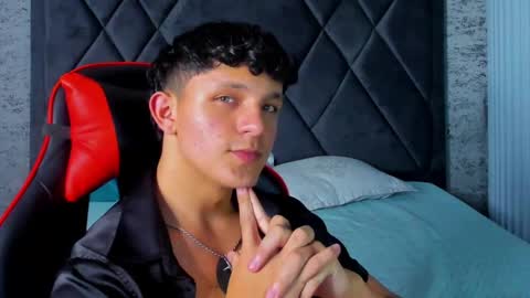 Snapshot of jamesgolden_ chatting on March 2025 05:43:02 PM jamesgolden_ online show from March 2025 05:43:02 PM